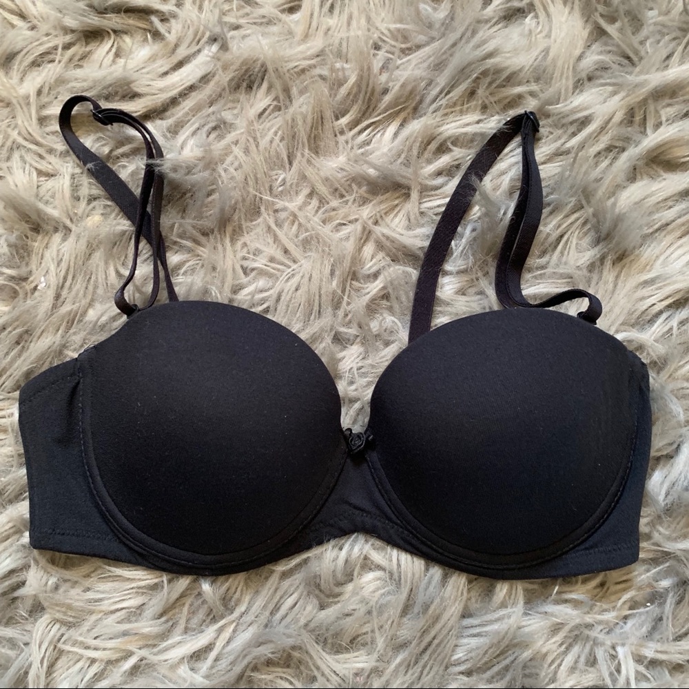 Victoria’s Secret black bra 34B